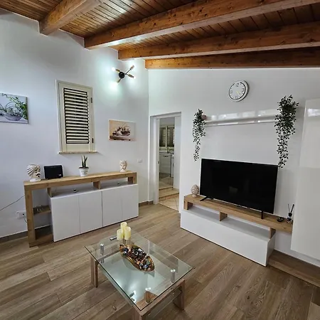 La Casetta Del Baglio Holiday home Monreale